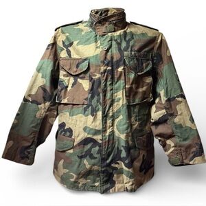 U. S. Army ~ M-65 Field Jacket ~ Men’s ~ Medium ~ Woodland Camouflage